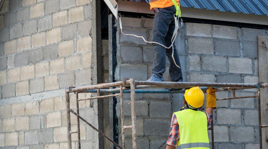 Professional gutter cleaning in Schererville, IN